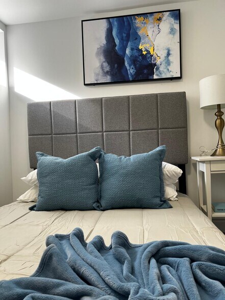 More Photos Of 66 Wellington St S, Hamilton Apartments For Sale