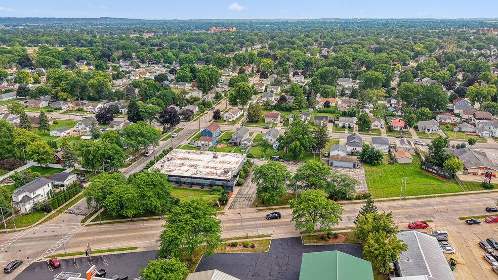 More Photos Of 254 Winnebago Dr, Fond Du Lac Office For Sale