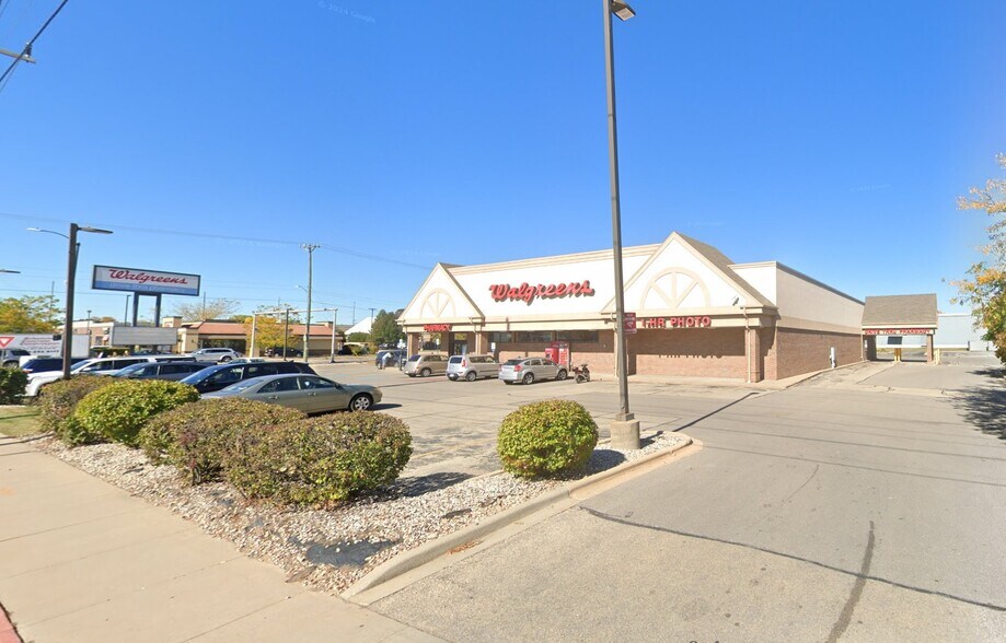 More Photos Of 305 Racine St, Menasha Freestanding For Sale