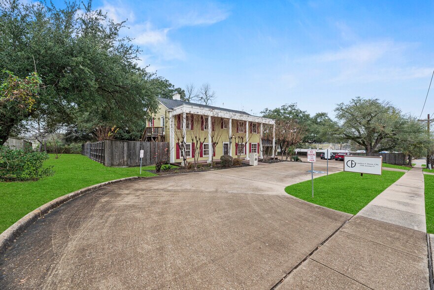 More Photos Of 1106 Avenue O, Huntsville Office Residential For Sale
