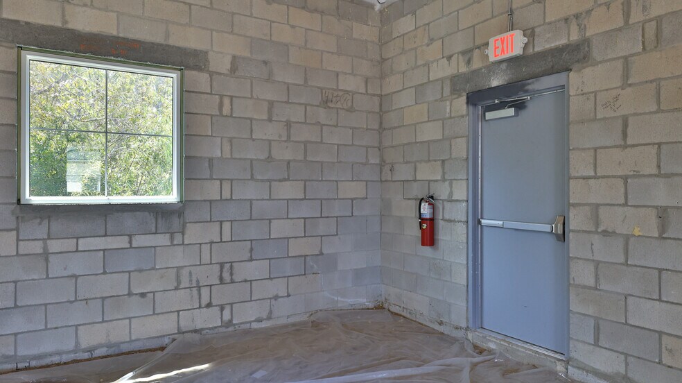 More Photos Of 90 Exchange Loop, Palm Coast Freestanding For Lease