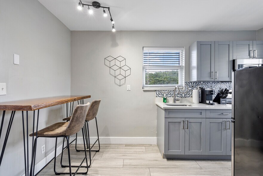 More Photos Of 50 SE 12th St, Fort Lauderdale Apartments For Sale