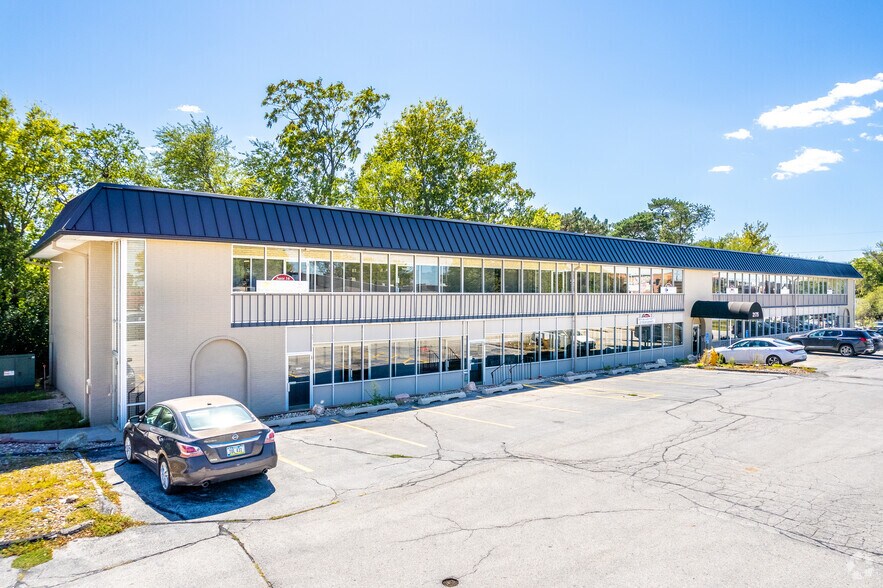 More Photos Of 2175 NW 86th St, Clive Office For Lease