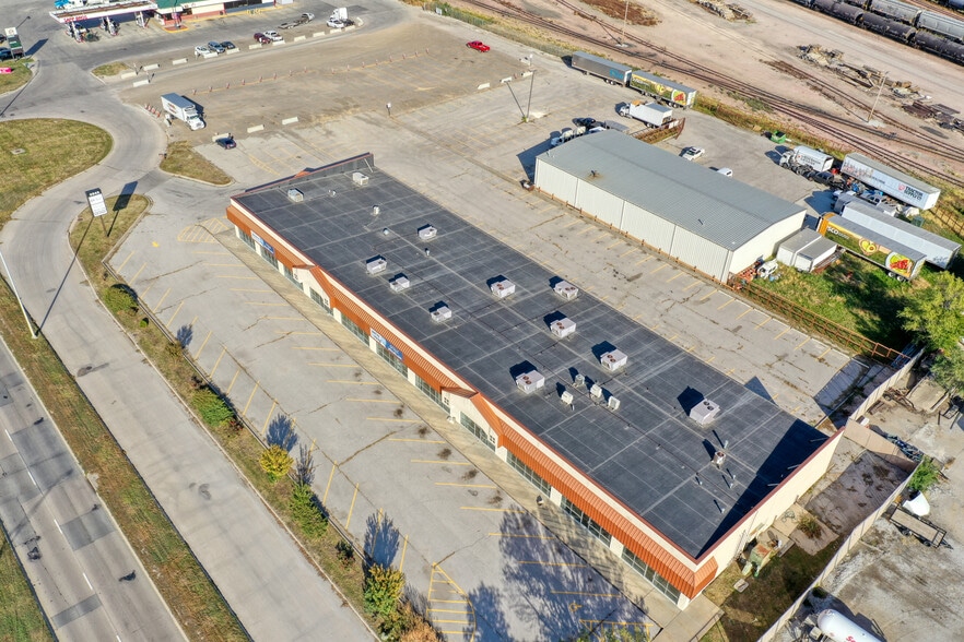 More Photos Of 5945 Cornhusker Hwy, Lincoln Flex For Lease