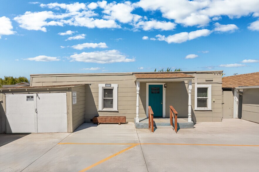 More Photos Of 1062 60th St, Oakland Apartments For Sale