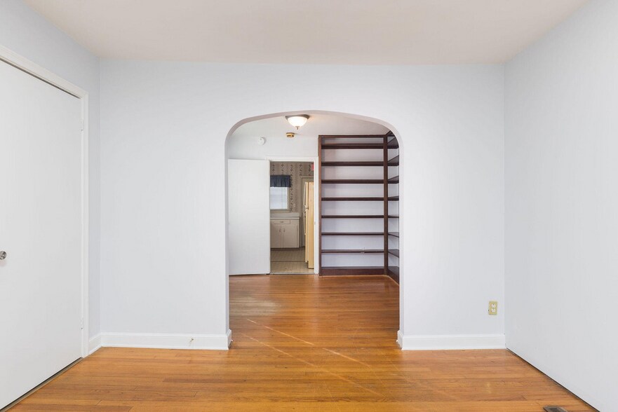 More Photos Of 1721 Ashley River Rd, Charleston Office Residential For Sale