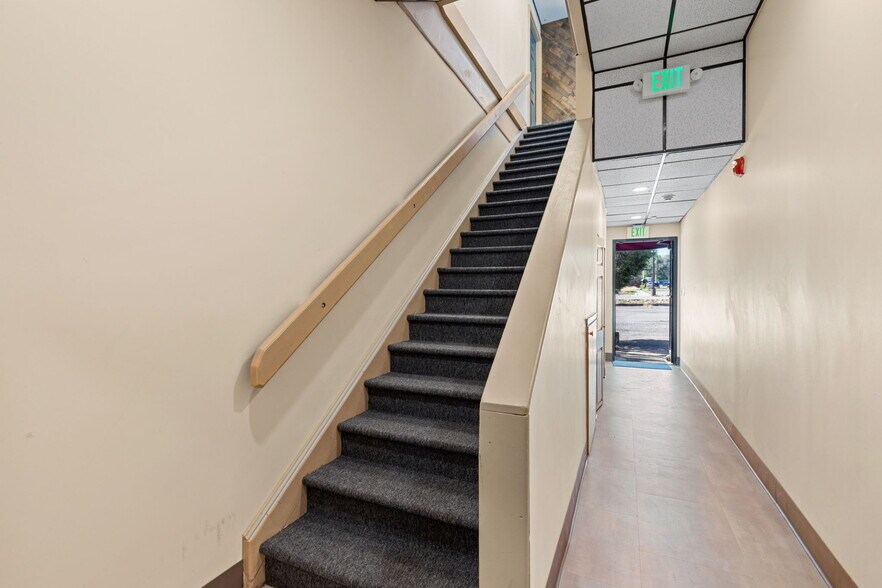 More Photos Of 1700 55th St, Boulder Warehouse For Sale