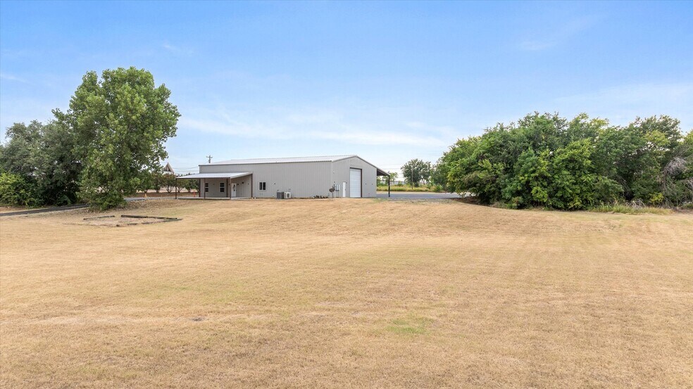 More Photos Of 1817 S Morgan St, Granbury Auto Dealership For Sale