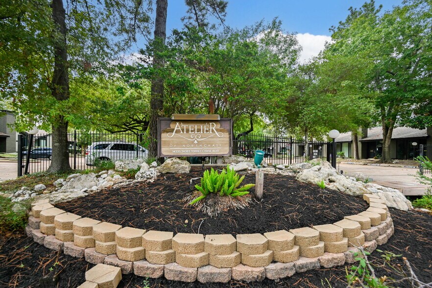 More Photos Of 14339 Torrey Chase Blvd, Houston Loft Creative Space For Sale