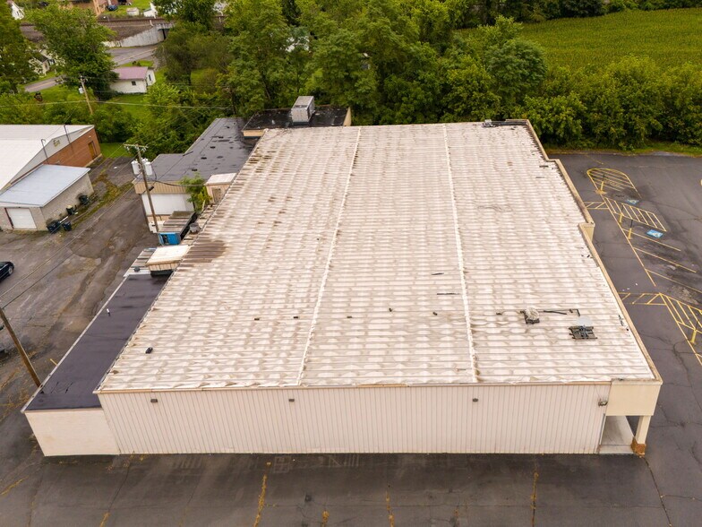 More Photos Of 510 Glade st, Glade Spring Supermarket For Sale