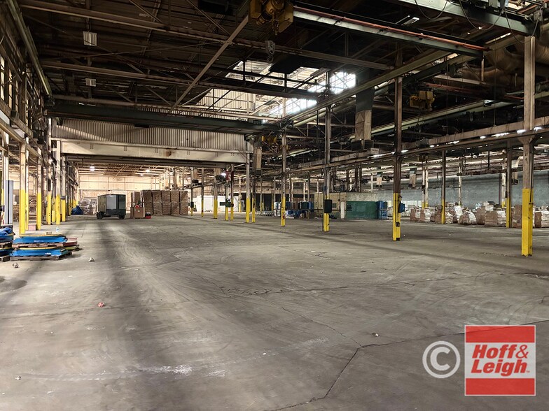 More Photos Of 8500 Clinton Rd, Brooklyn Distribution For Lease