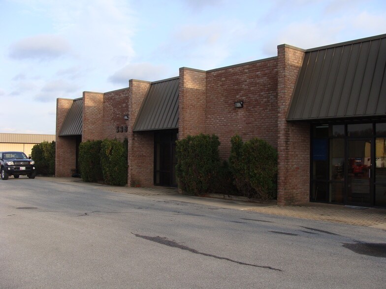 More Photos Of 5389 Enterprise St, Eldersburg Flex For Lease