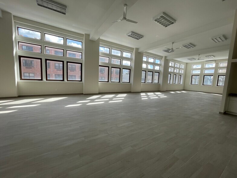 More Photos Of 405-407 Gates Ave, Brooklyn Loft Creative Space For Lease