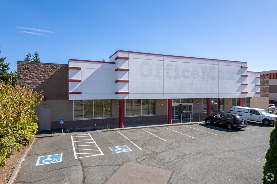 More Photos Of 1345 N 205th St, Shoreline Freestanding For Lease