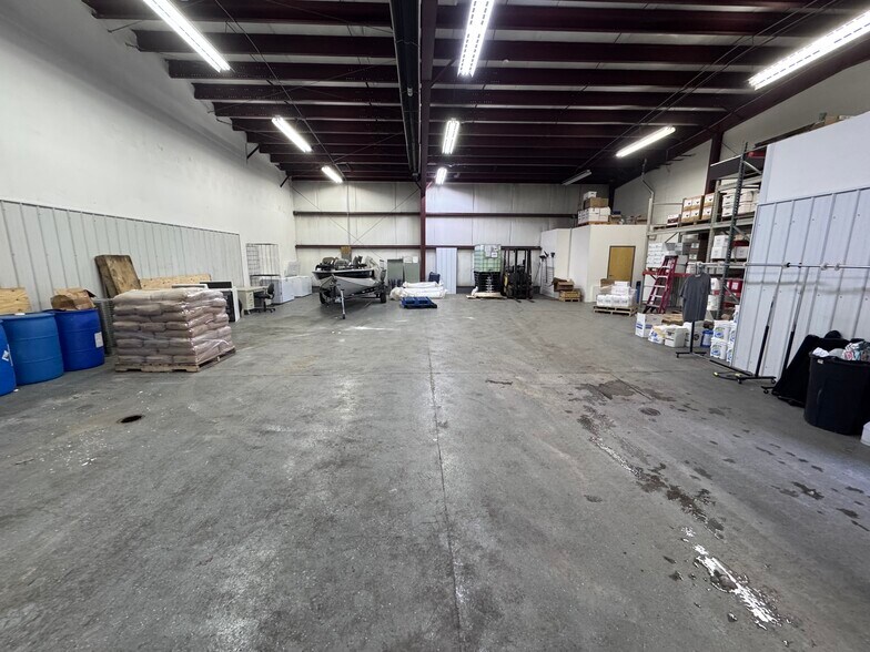 More Photos Of 4269 M 40 Hwy, Holland Distribution For Sale