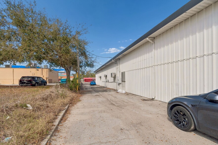 More Photos Of 1277 S Highland Ave, Clearwater Freestanding For Lease