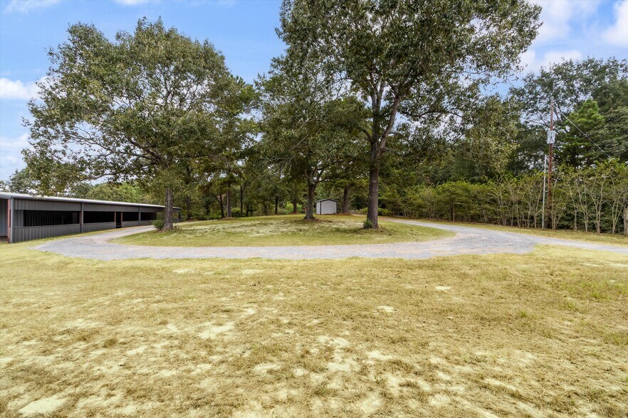 More Photos Of 5611 Rockin L Ln, Navasota Lodge Meeting Hall For Sale