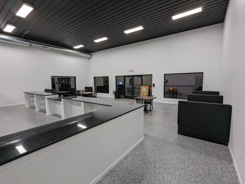 More Photos Of 2035 Orchard Dr, Brookings Restaurant For Sale