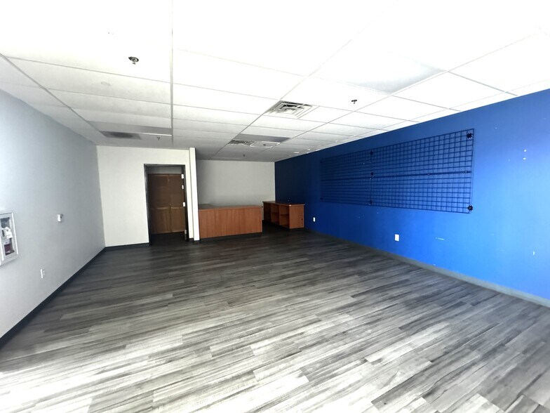 More Photos Of 3395 W Cheyenne Ave, North Las Vegas Light Manufacturing For Lease