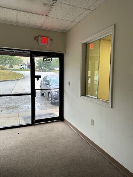 More Photos Of 645-647 Red Oak Rd, Stockbridge Unknown For Lease