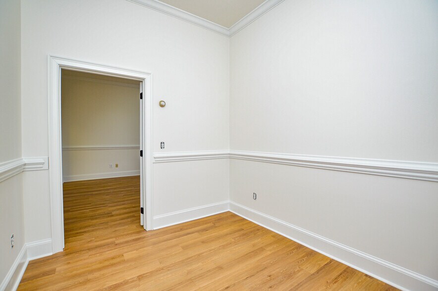 More Photos Of 21000 Torrence Chapel Rd, Cornelius Office Residential For Lease