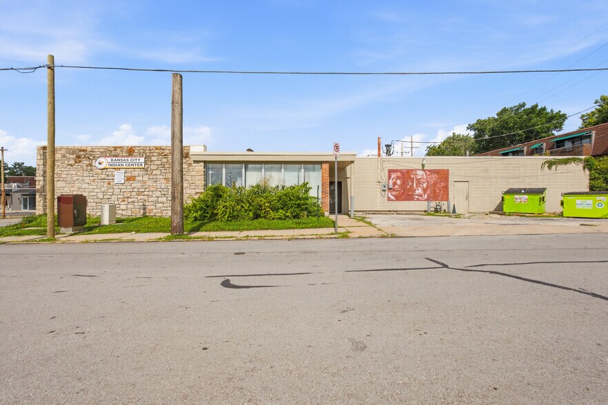 More Photos Of 600 W 39th St, Kansas City Office For Sale