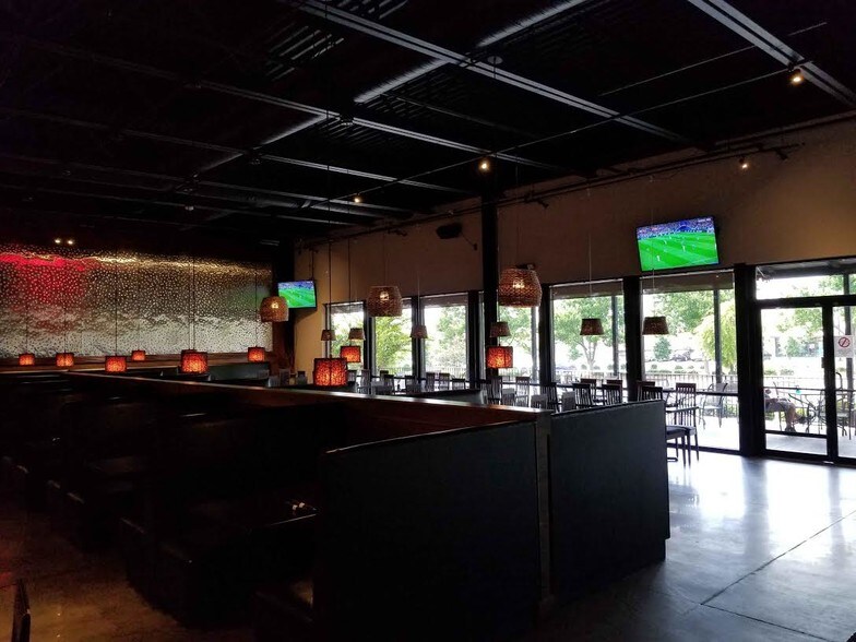 More Photos Of 1290 Bower Pky, Columbia Restaurant For Lease