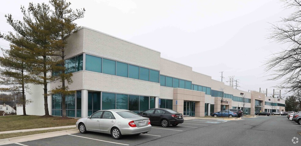 More Photos Of 22560 Glenn Dr, Sterling Unknown For Lease