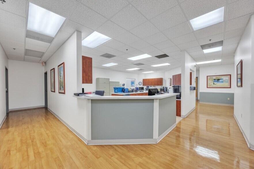 More Photos Of 4665 S Congress Ave, Lake Worth Medical For Lease