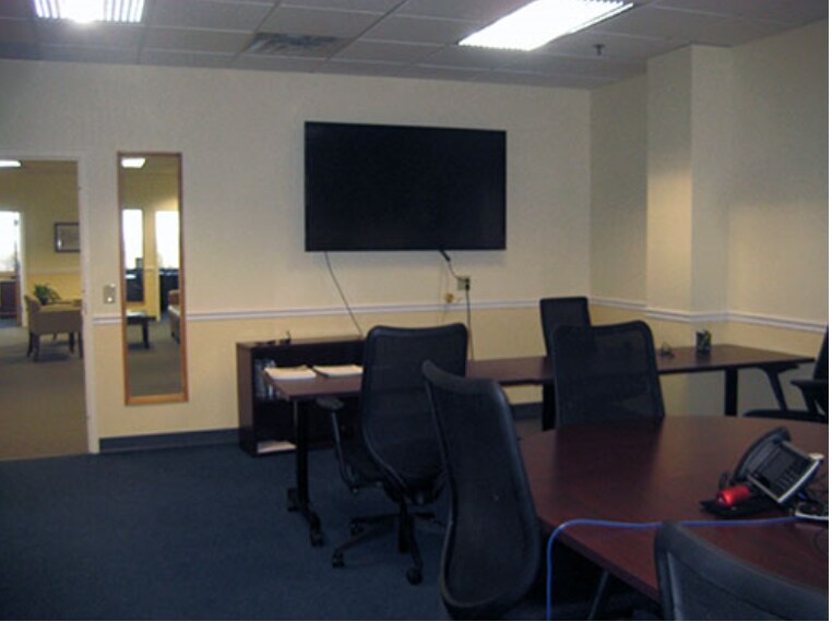 More Photos Of 463 Mountain View Dr, Colchester Office For Lease