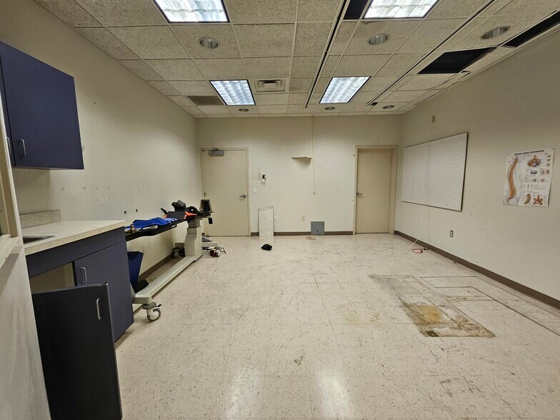 More Photos Of 1120 Professional Blvd, Evansville Office For Sale