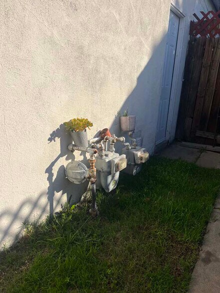 More Photos Of 1068 McDonald Ave, Wilmington Multifamily For Sale