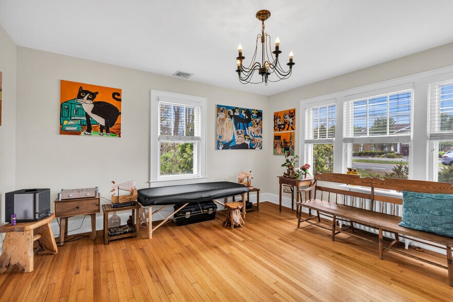 More Photos Of 261 Rt 34, Colts Neck Veterinarian Kennel For Sale