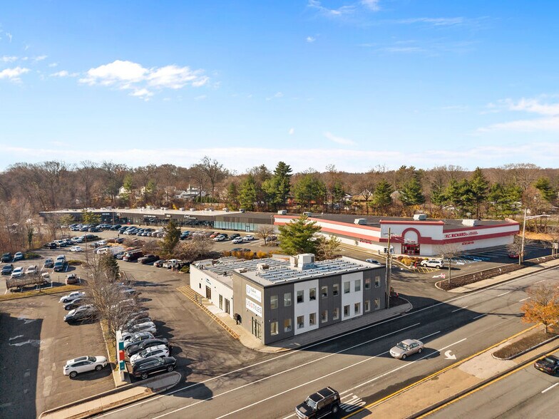 More Photos Of 233 W Route 59, Nanuet Storefront For Lease