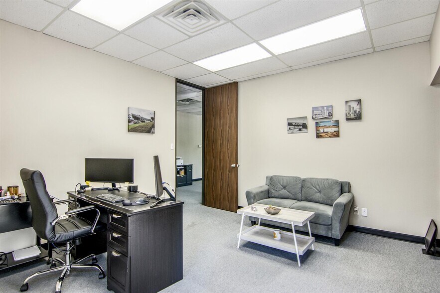 More Photos Of 601 Cien Rd, Kemah Unknown For Lease