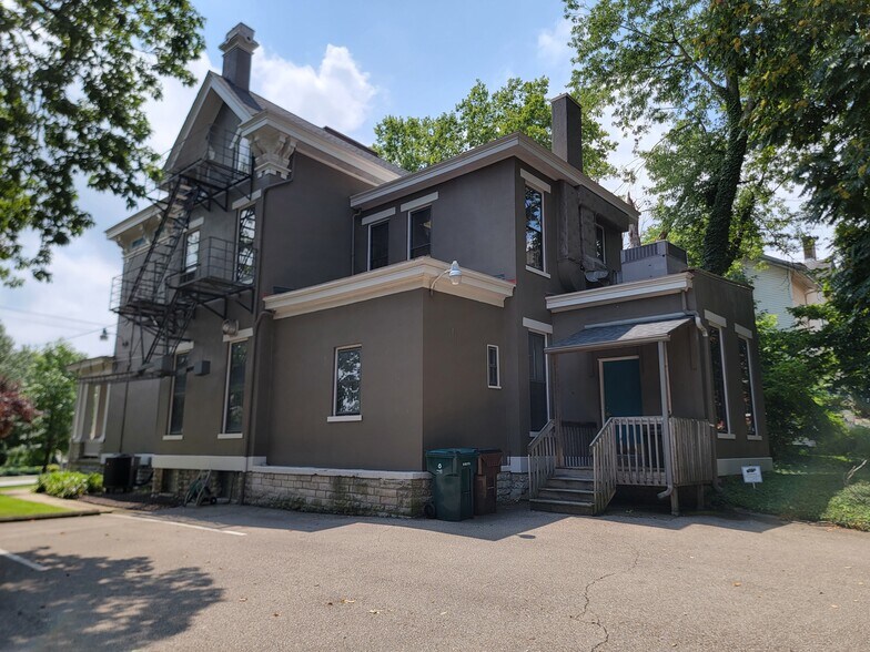 More Photos Of 1730 Madison Rd, Cincinnati Office For Sale