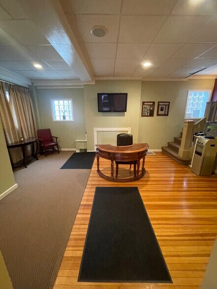 More Photos Of 3313 Brighton Rd, Pittsburgh Funeral Home For Sale
