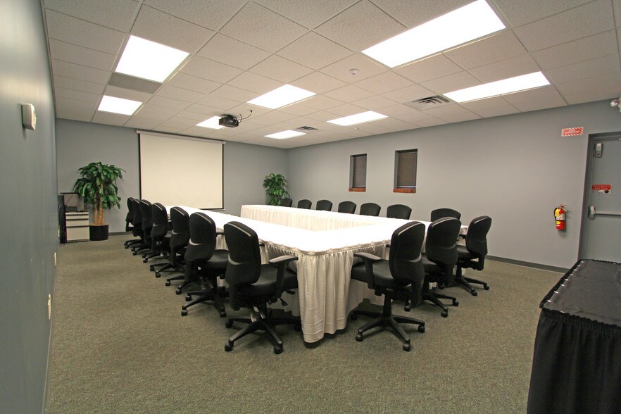 More Photos Of 2424-2428 S 130th Cir, Omaha Office For Lease