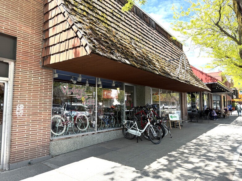 More Photos Of 513 S Main St, Moscow Storefront For Lease