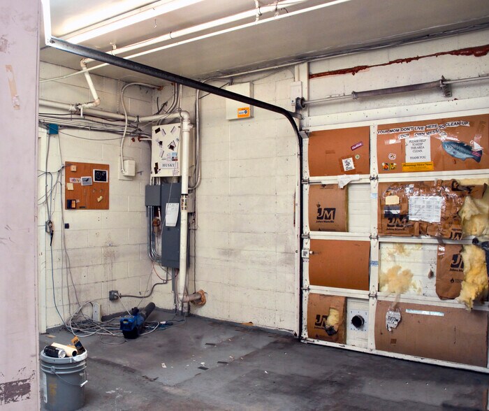 More Photos Of 4850 37th Ave S, Seattle Freestanding For Lease