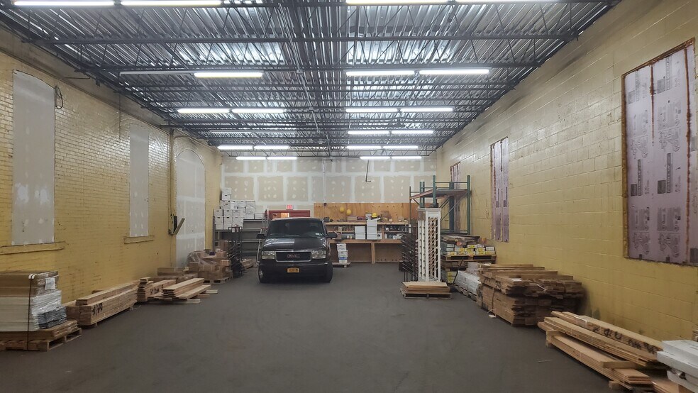 More Photos Of 30 Muller Ave, Norwalk Warehouse For Lease