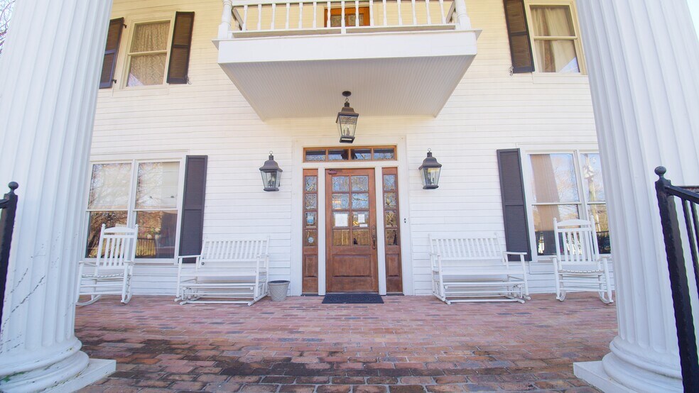 More Photos Of 1176 Atlanta Hwy, Auburn Specialty For Sale