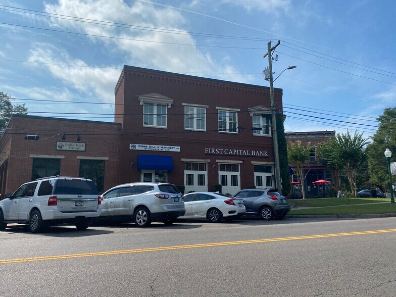 More Photos Of 237 S Cedar St, Summerville Unknown For Lease