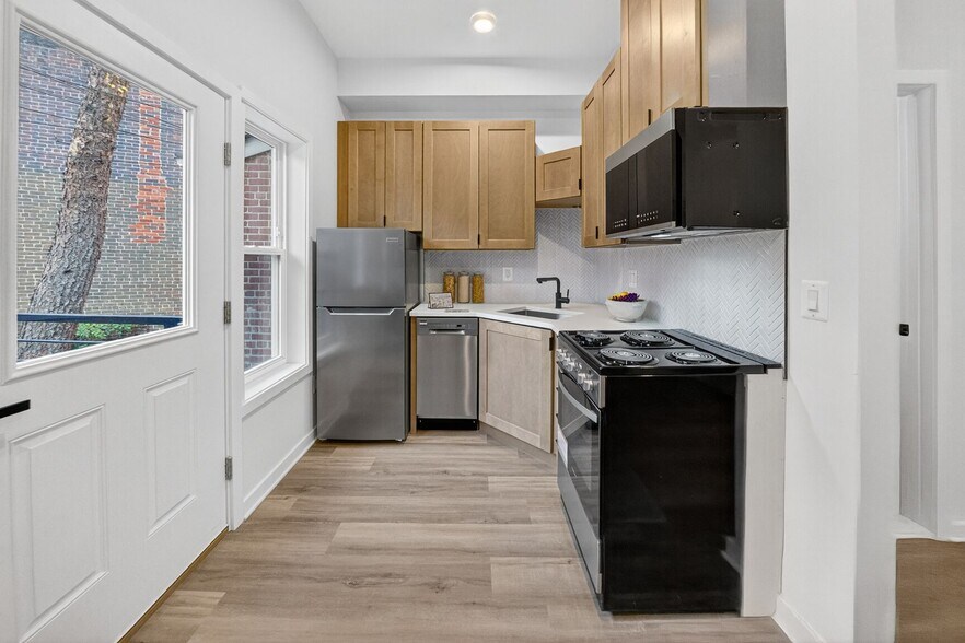 More Photos Of 709 Massachusetts Ave NE, Washington Apartments For Lease