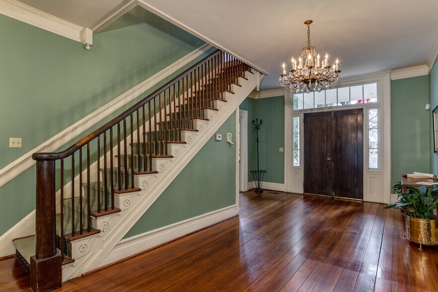 More Photos Of 2606 8th St, Tuscaloosa Office Residential For Sale