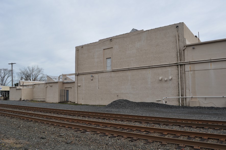More Photos Of 814 Asbury Ave, Asbury Park Warehouse For Lease