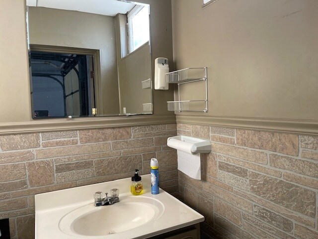 More Photos Of 1885 Smith St, North Providence Industrial For Lease