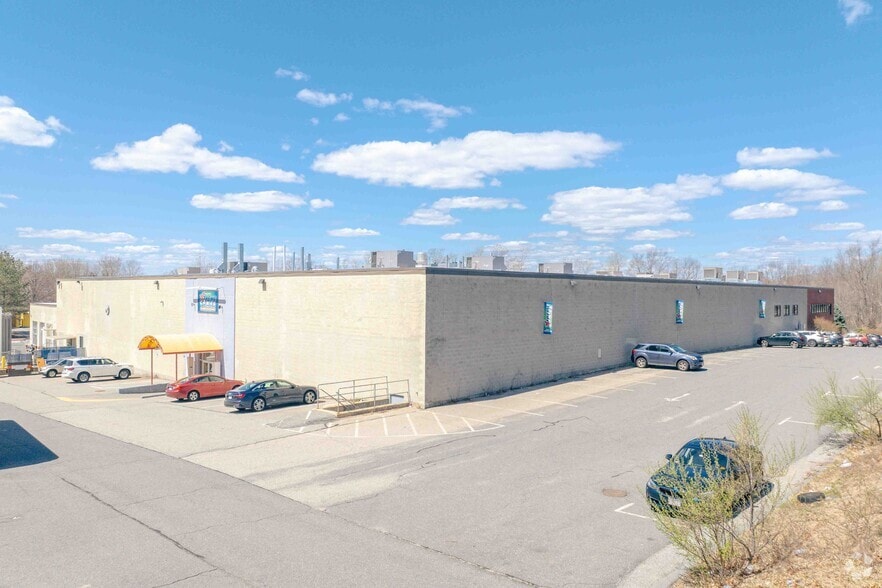 More Photos Of 15 Presidential Way, Woburn Light Distribution For Lease