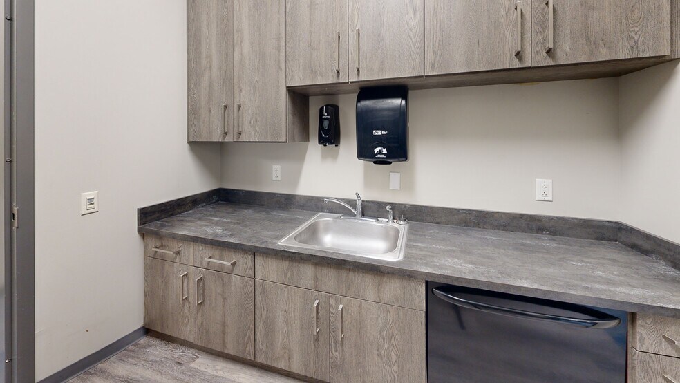 More Photos Of 3721 Tecport Dr, Harrisburg Office For Sale