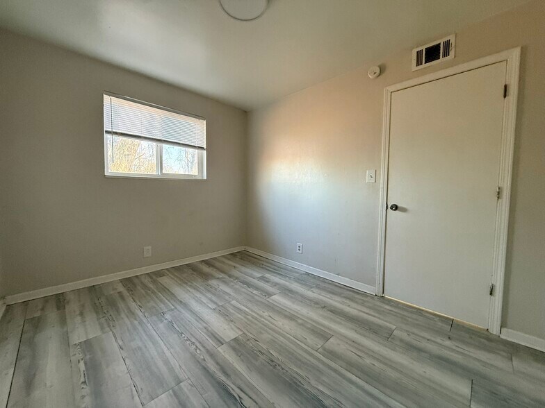 More Photos Of 2535-2537 Lysle Rd, Cincinnati Apartments For Sale